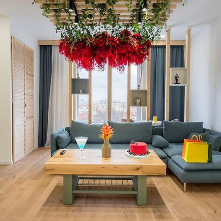 Jungle Escape - Luxe 1-Br Haven In Bucharest Apartment Bagian luar foto