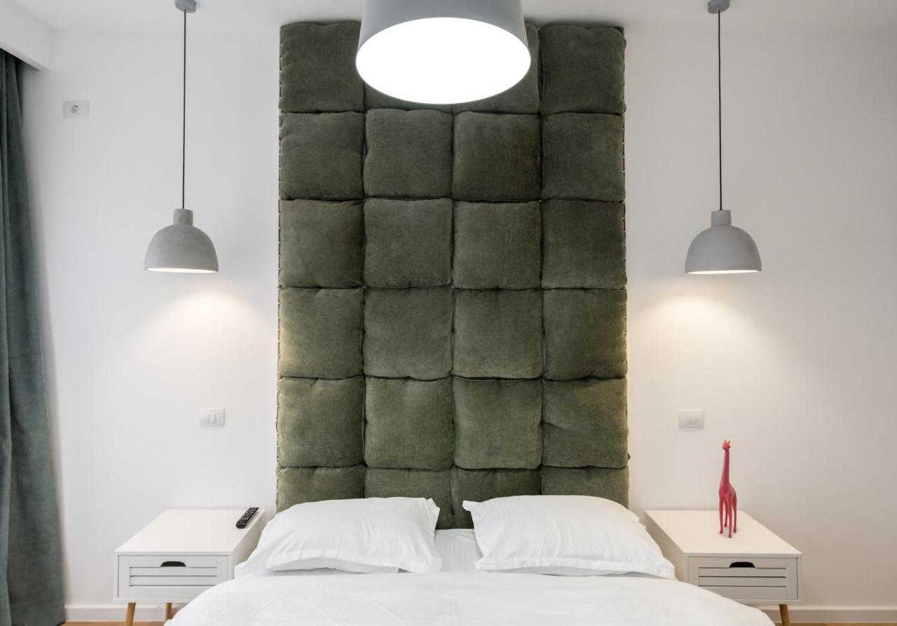 Jungle Escape - Luxe 1-Br Haven In Bucharest Apartment Bagian luar foto