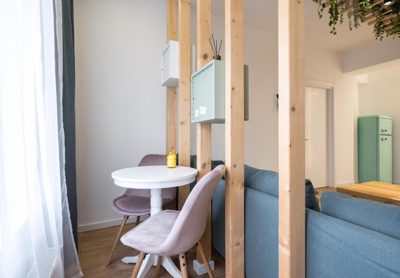 Jungle Escape - Luxe 1-Br Haven In Bucharest Apartment Bagian luar foto