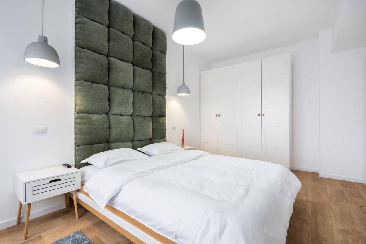 Jungle Escape - Luxe 1-Br Haven In Bucharest Apartment Bagian luar foto