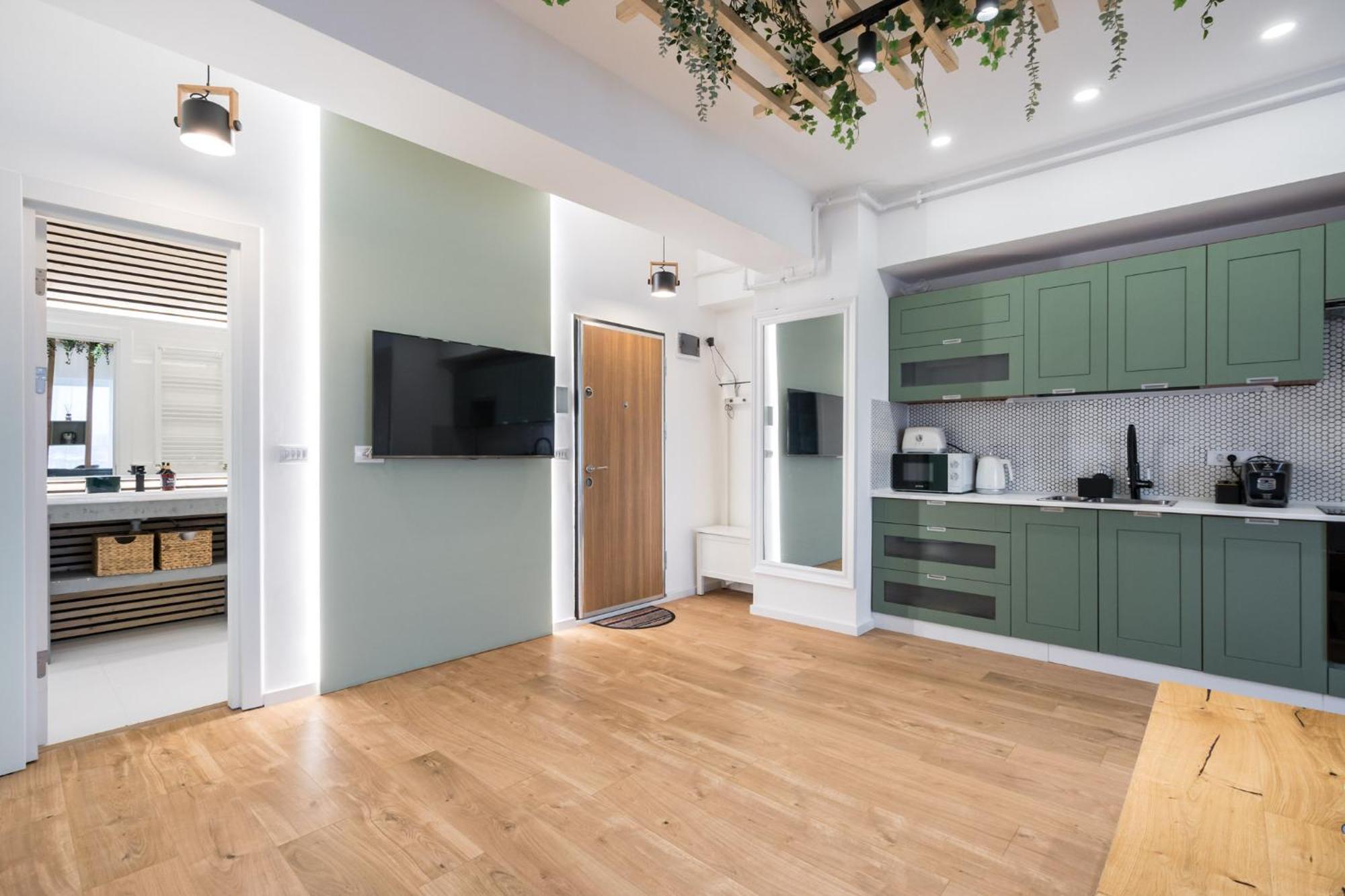 Jungle Escape - Luxe 1-Br Haven In Bucharest Apartment Bagian luar foto